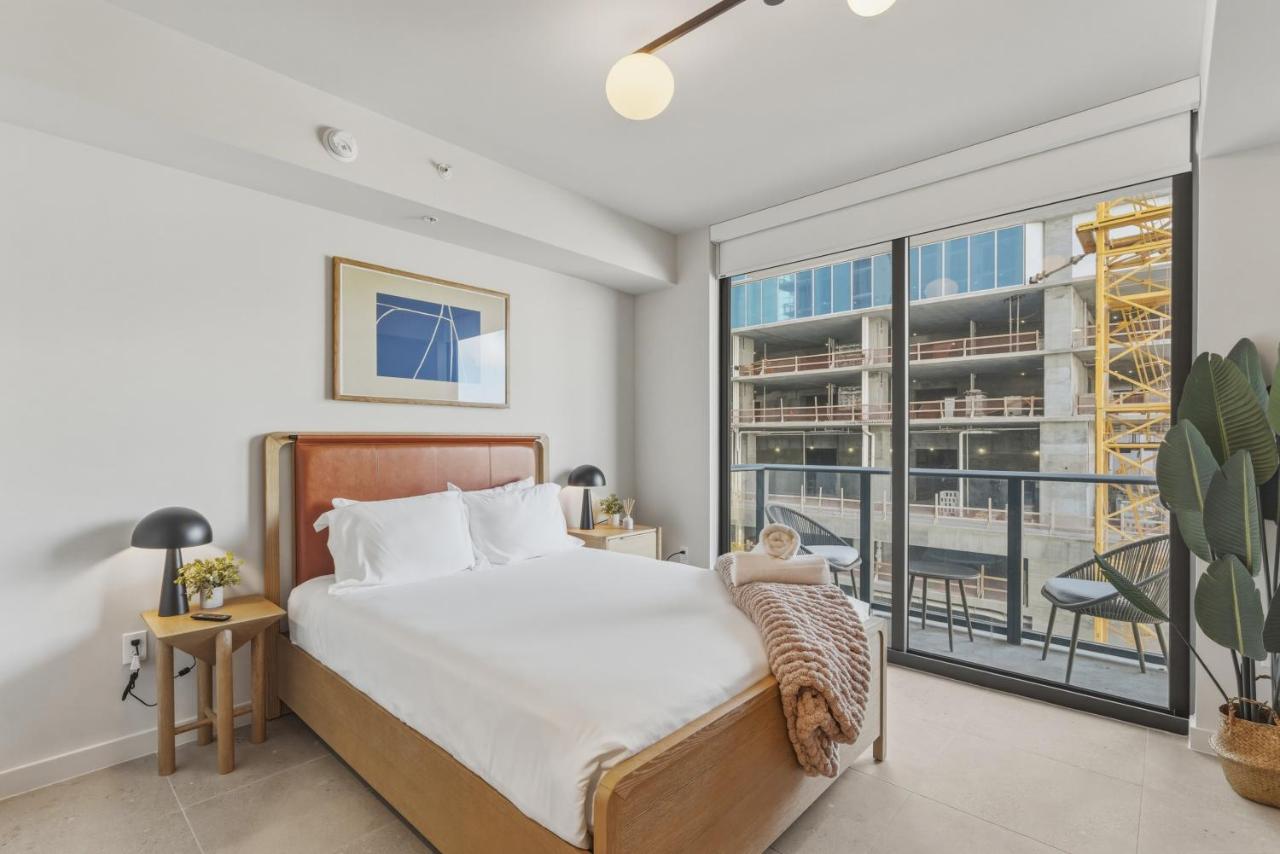 Downtown Studio Steps from Bayfront Park - 2