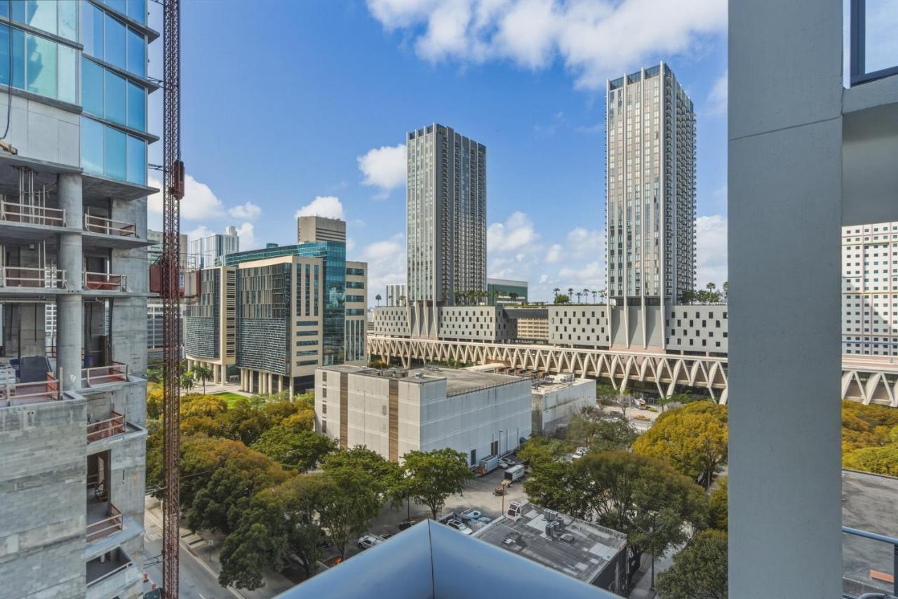 Downtown Studio Steps from Bayfront Park