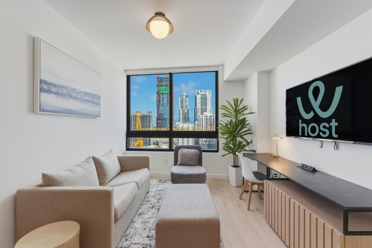 Downtown Miami Condo - Free Parking- City View