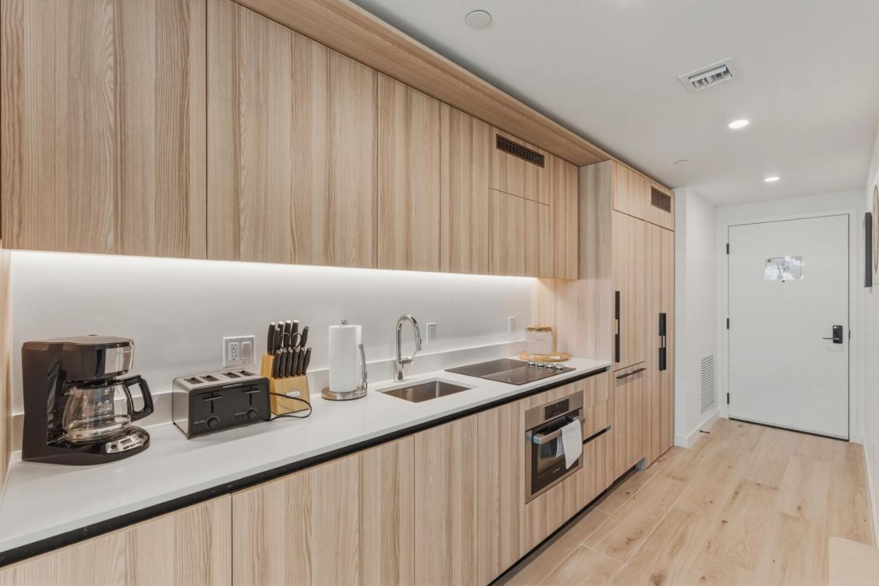 Downtown Miami Condo - Free Parking- City View - 3