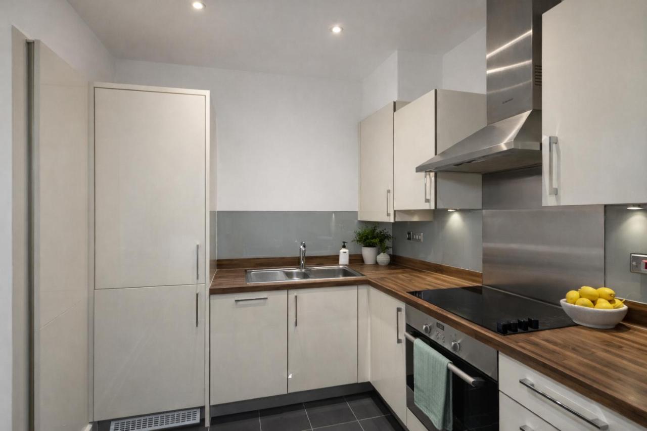 Imperial Riverside Retreat- Step Free Access With Parking - 2
