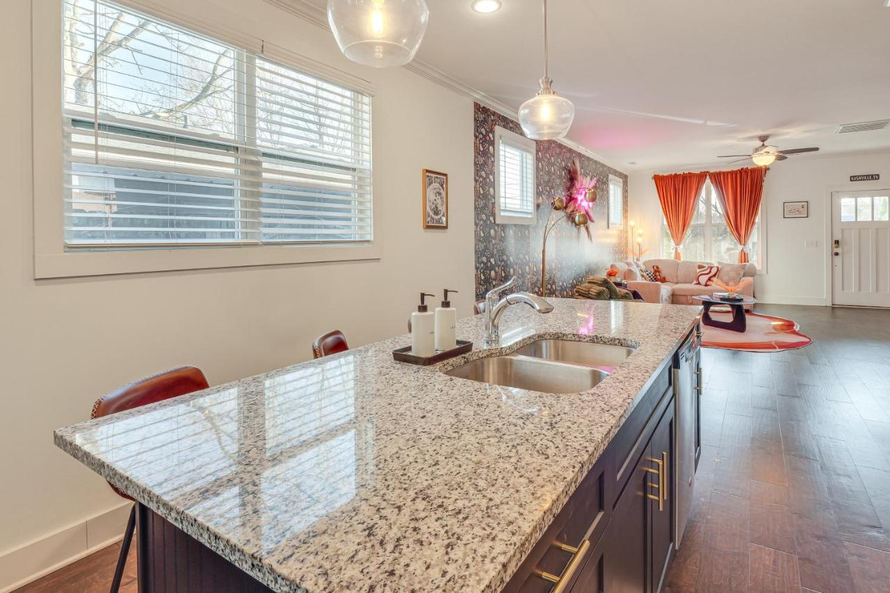 Retro Disco Haven Near Downtown Nash! - 3