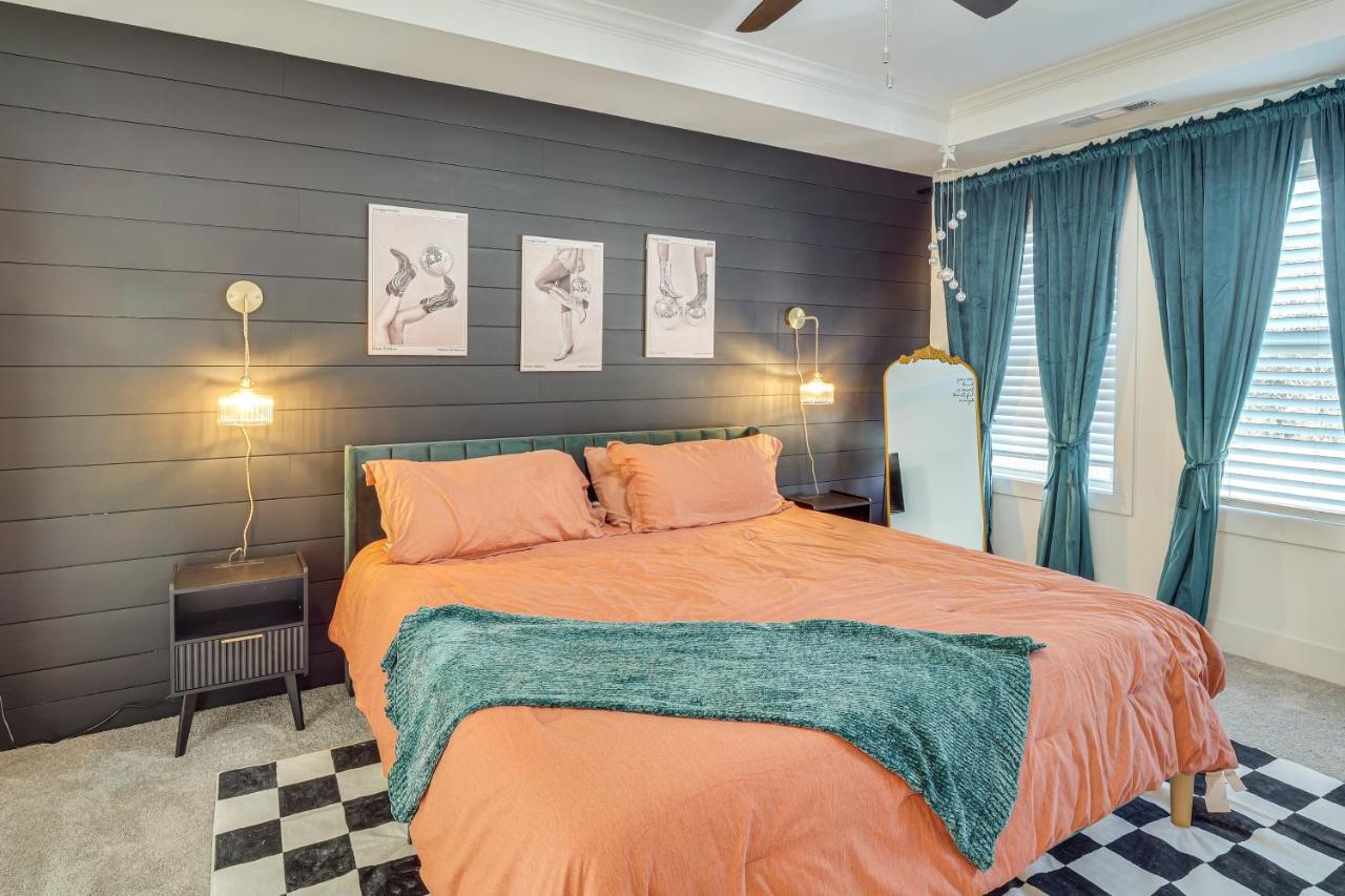 Retro Disco Haven Near Downtown Nash! - 2