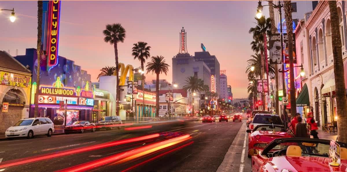 Glam 2BR Apt with Iconic View of Hollywood Sign