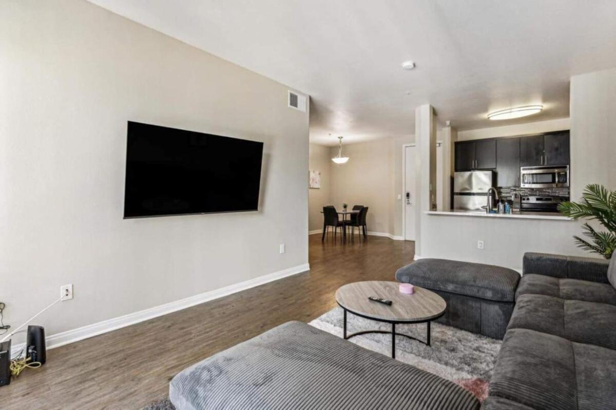 Cozy Marina Hideaway - Gym, Pool & Spa - Central - 5