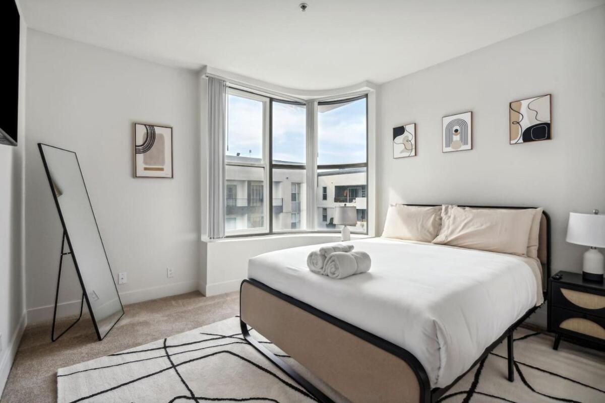 Modern Marina Sanctuary - Central - Pool, Gym, Spa - 2