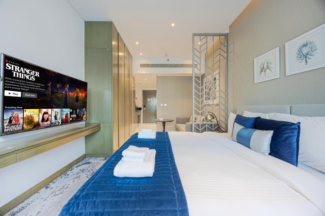 Brand New Modern Studio With Balcony Up To 4 Person In Business Bay Excellent Pool Available - 2