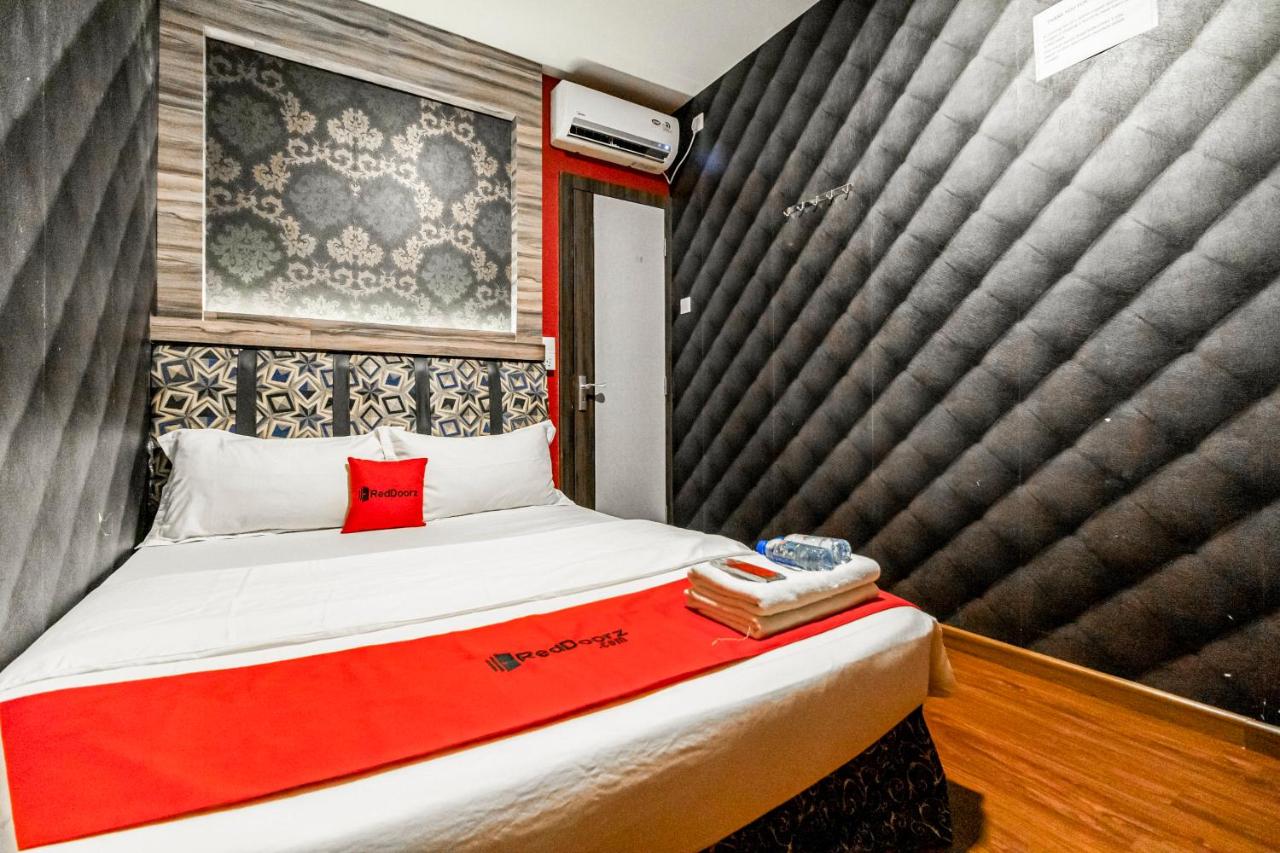 RedDoorz Plus near Nagoya Hill Batam 6