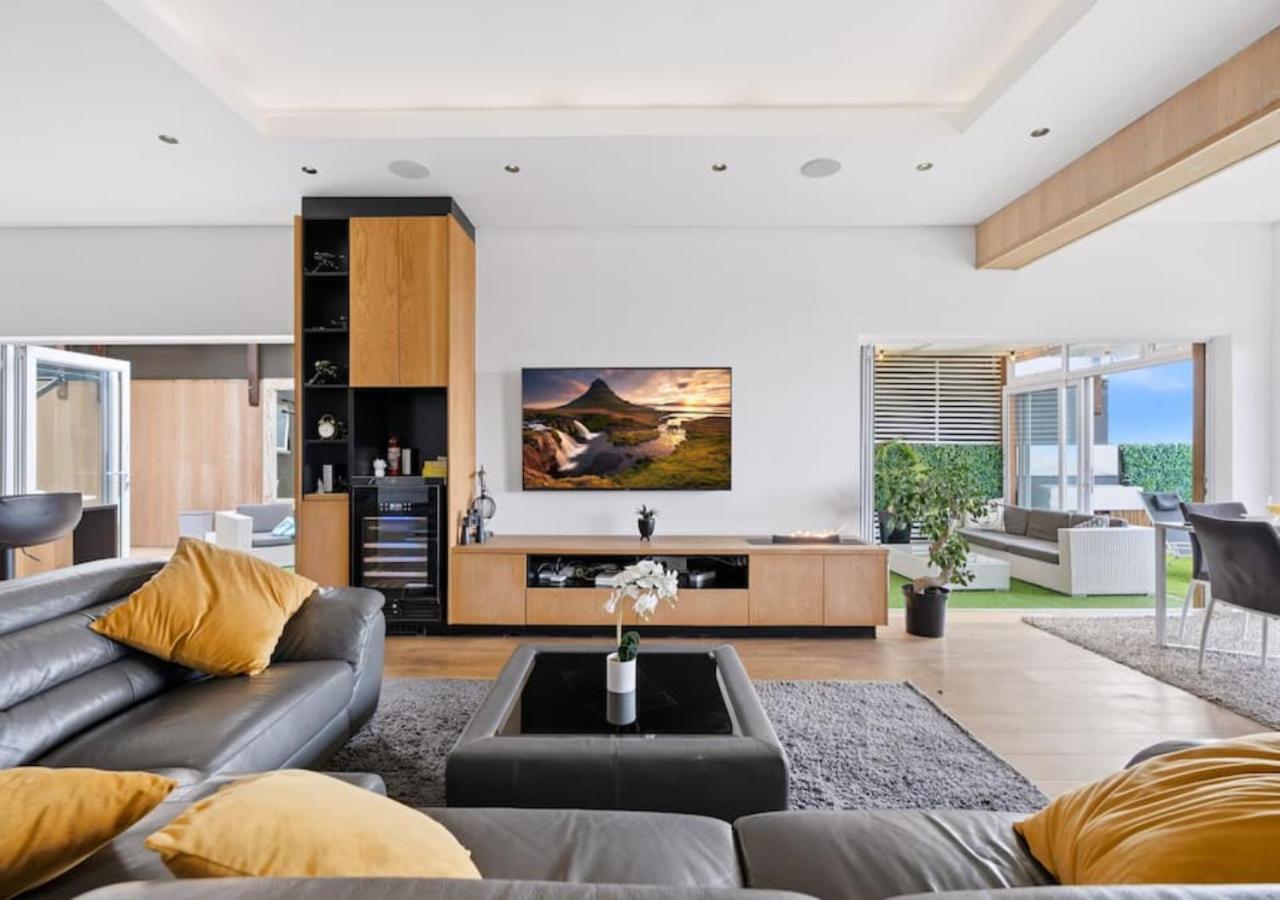 Exclusive 3-Bedroom Luxury Villa Cape Town CBD