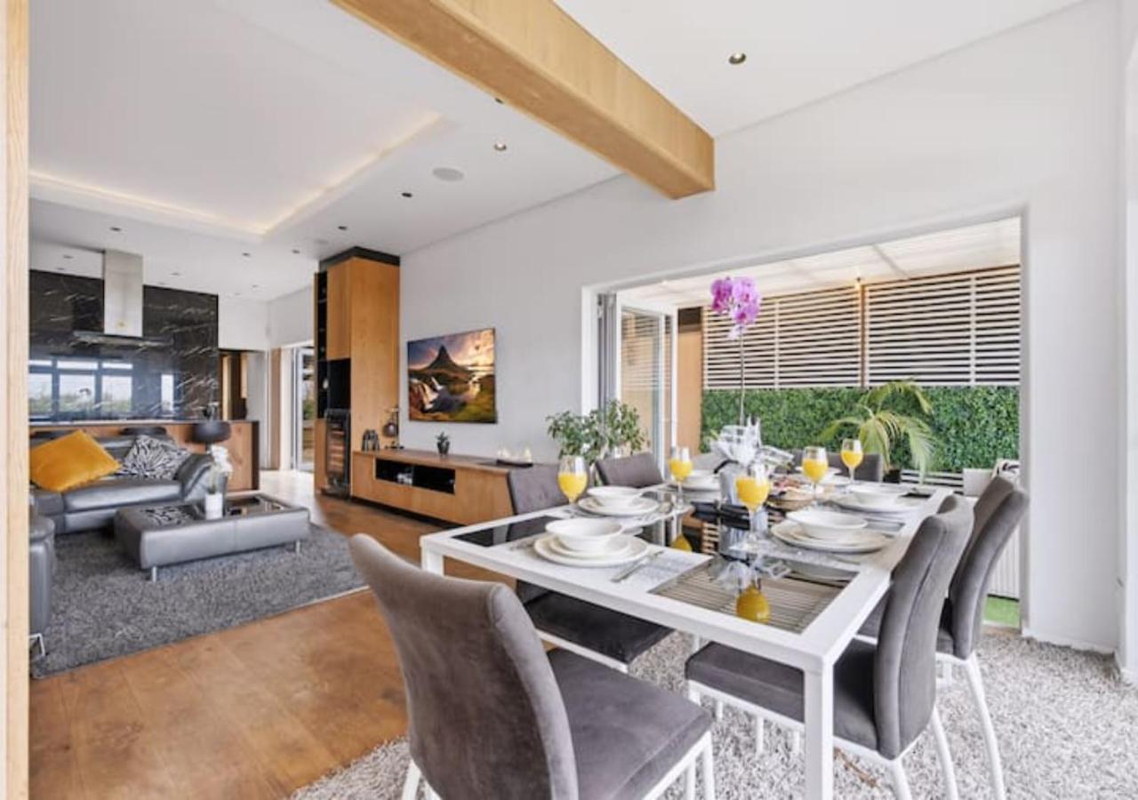 Exclusive 3-Bedroom Luxury Villa Cape Town CBD - 4