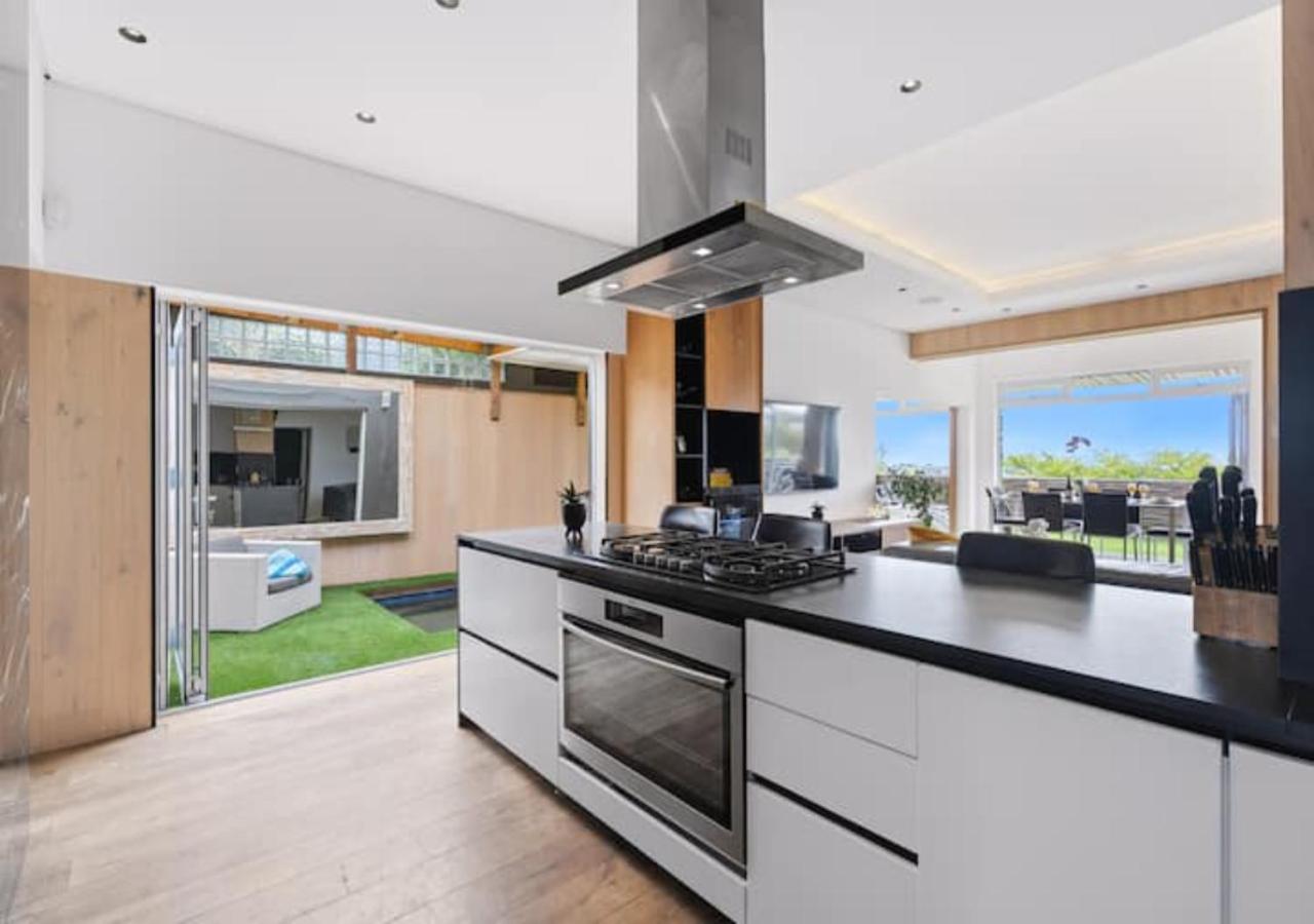 Exclusive 3-Bedroom Luxury Villa Cape Town CBD - 2