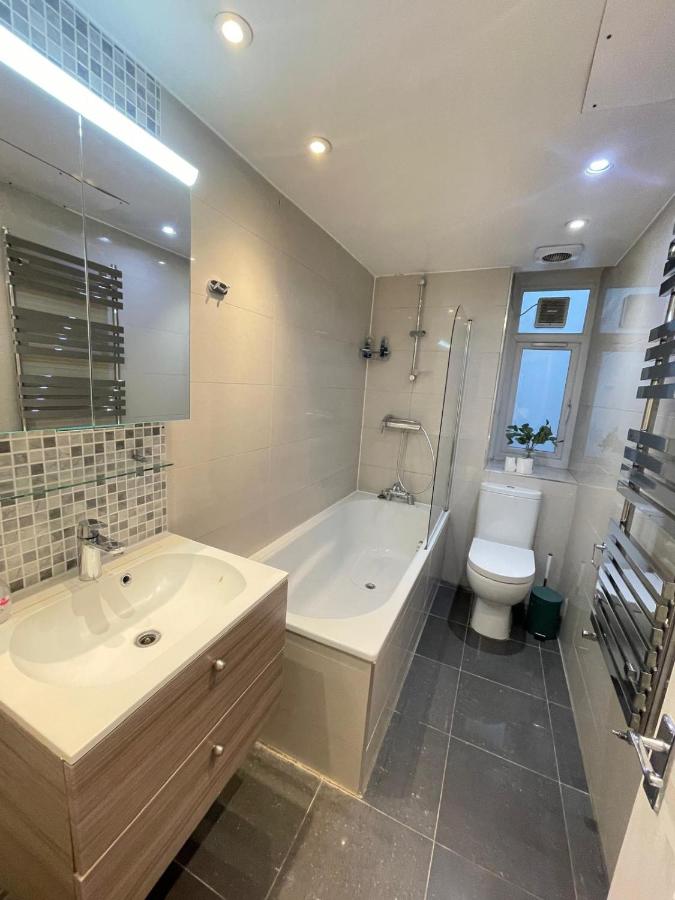 Sleep 8 in the heart of London BK2 - 3