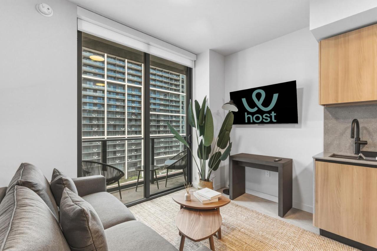 Central Downtown Condo Featuring Den & Skyline Views - 5