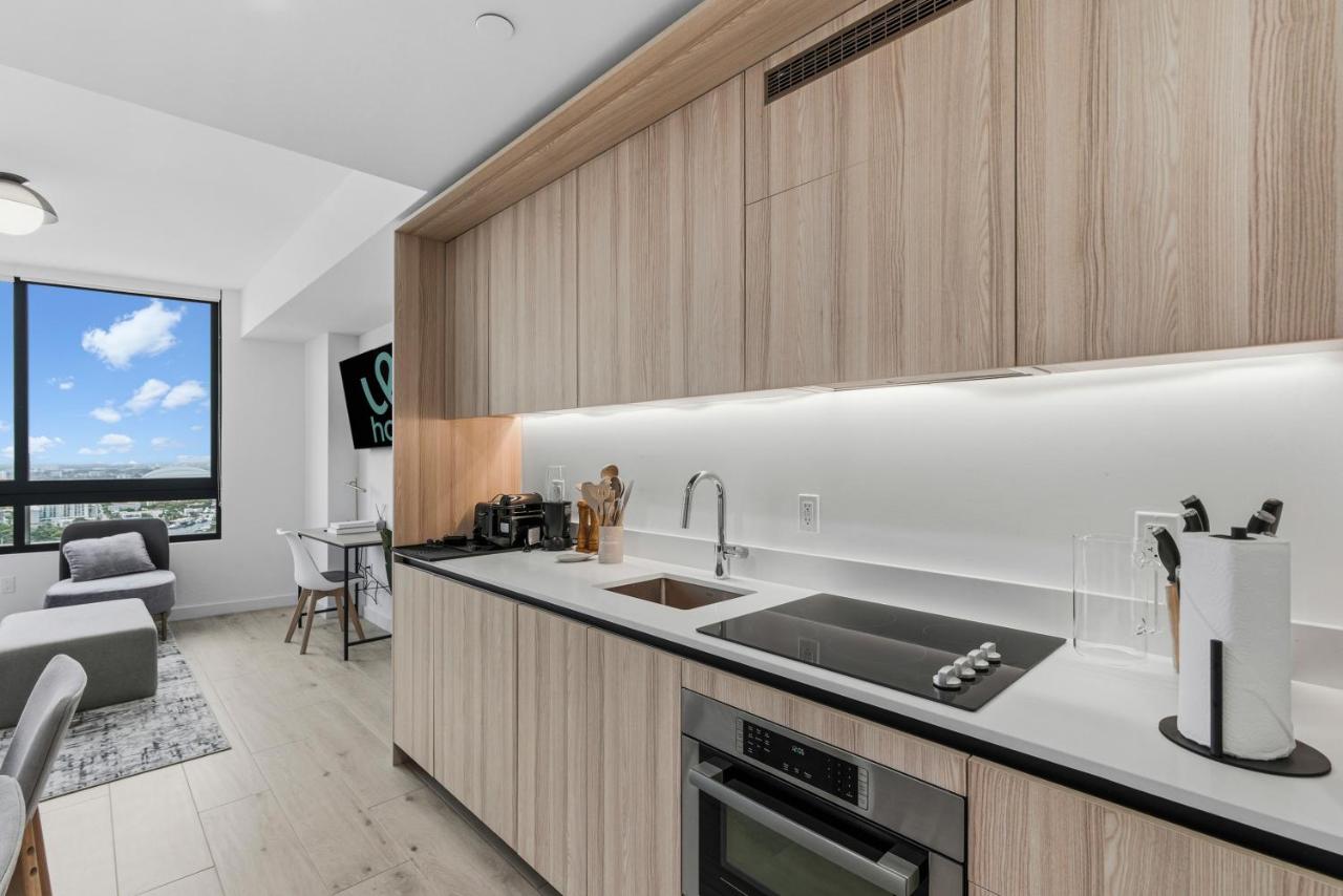 Luxury Downtown Miami Stay with City Views - 3
