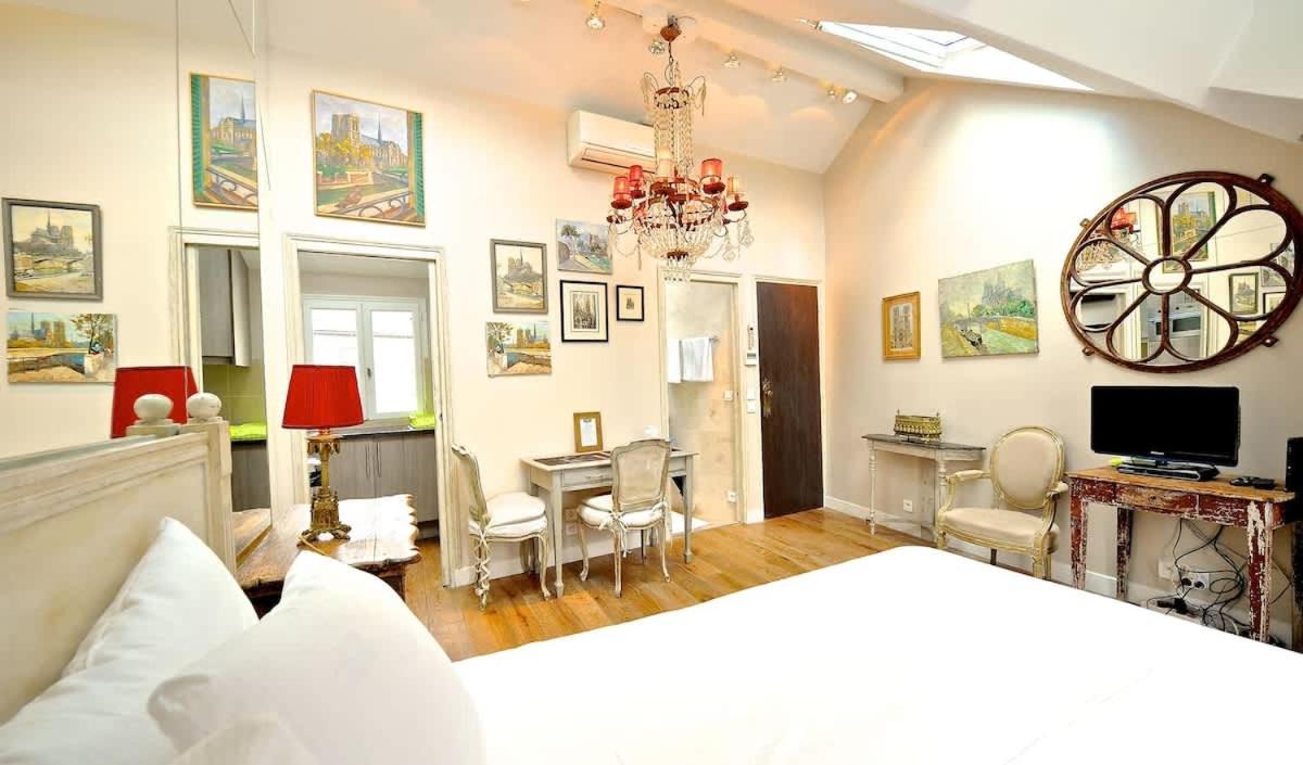 A Duplex In The Sky - 5