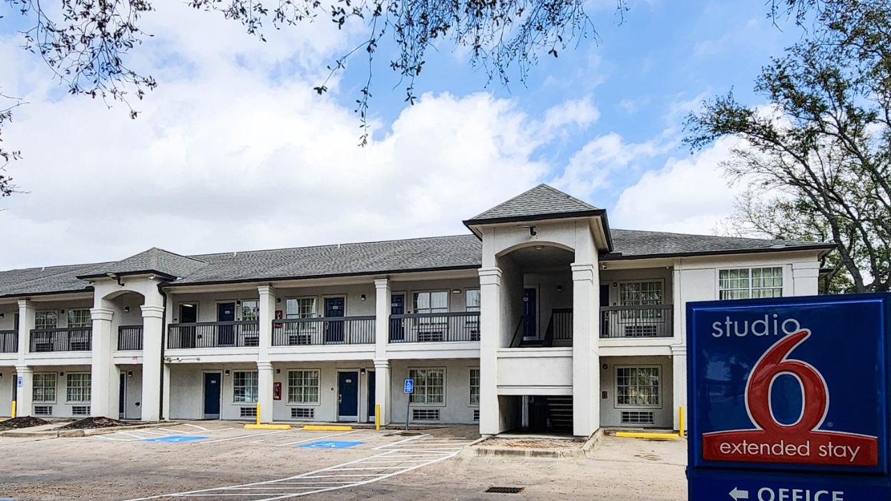 Image: Studio 6-Houston, TX - Hobby South