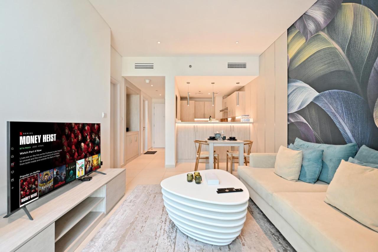 Palm Jumeirah 1BR w Infinity Pool & Beach - 5