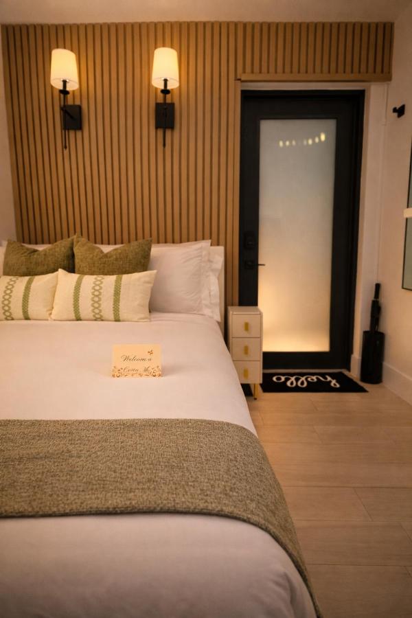 CasaMia Private Studio Near Wynwood & Design District w Free Parking & Bikes - 5