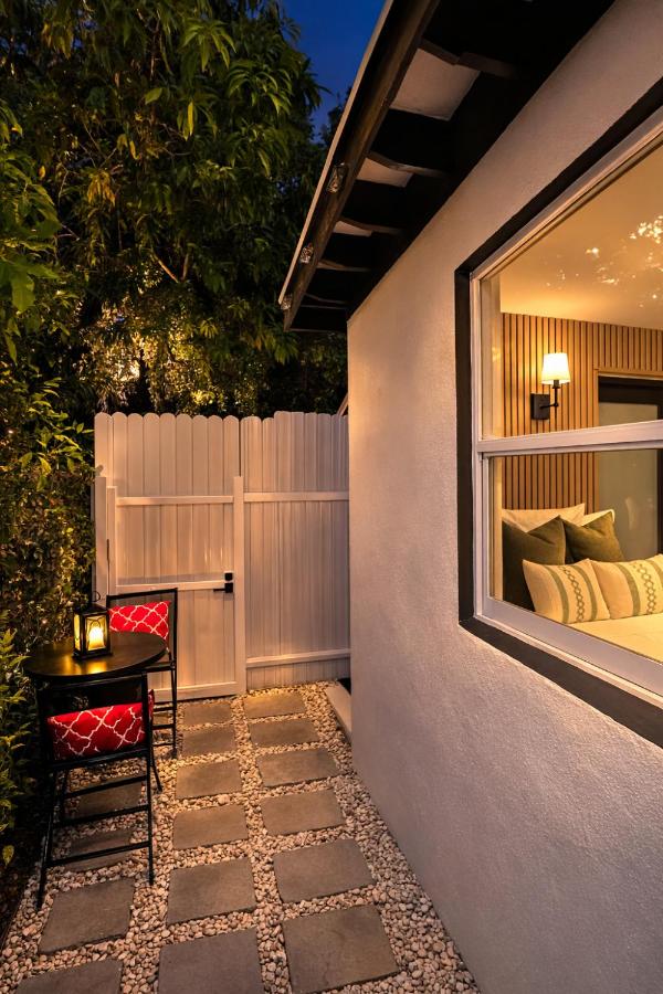 CasaMia Private Studio Near Wynwood & Design District w Free Parking & Bikes - 3