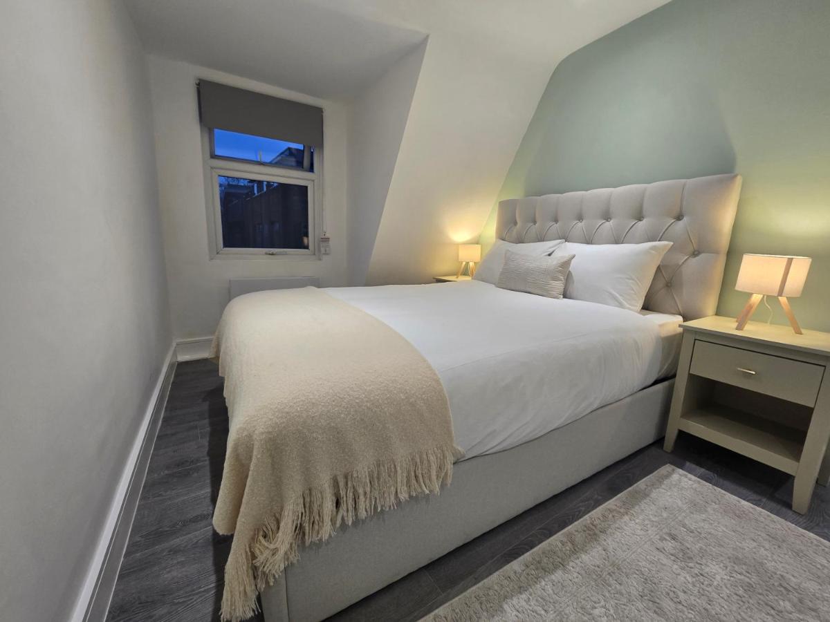 Hammersmith Hideout - 2