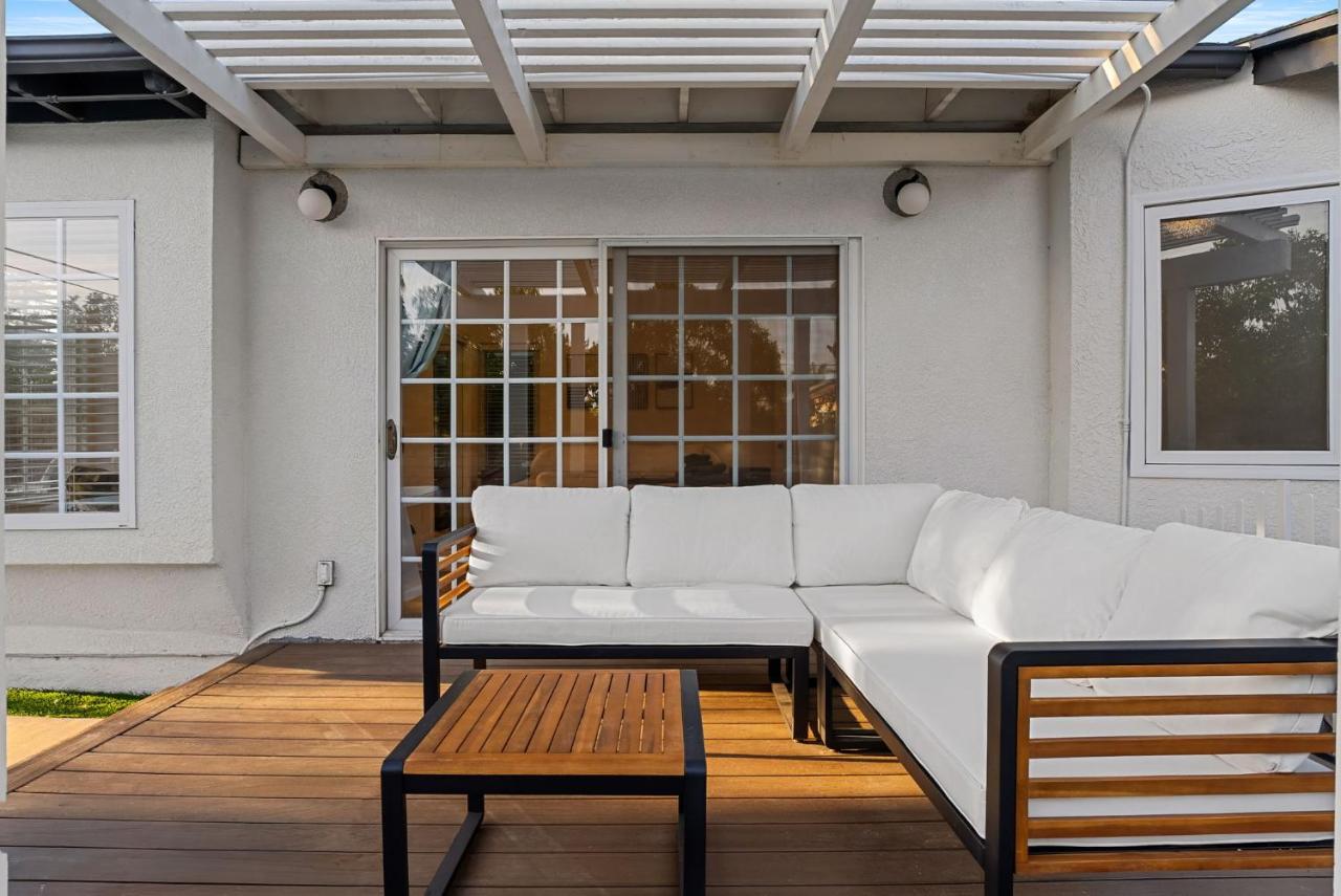 Modern Lux Retreat in LA - Jacuzzi BBQ fire pits - Minutes to Sofi & LAX - 3