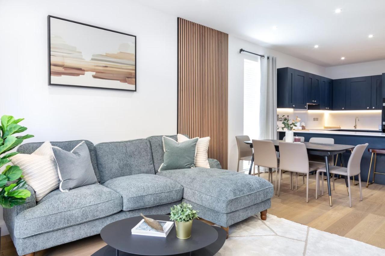 Queen's Park 4 Bedroom Victorian Townhouse - 3