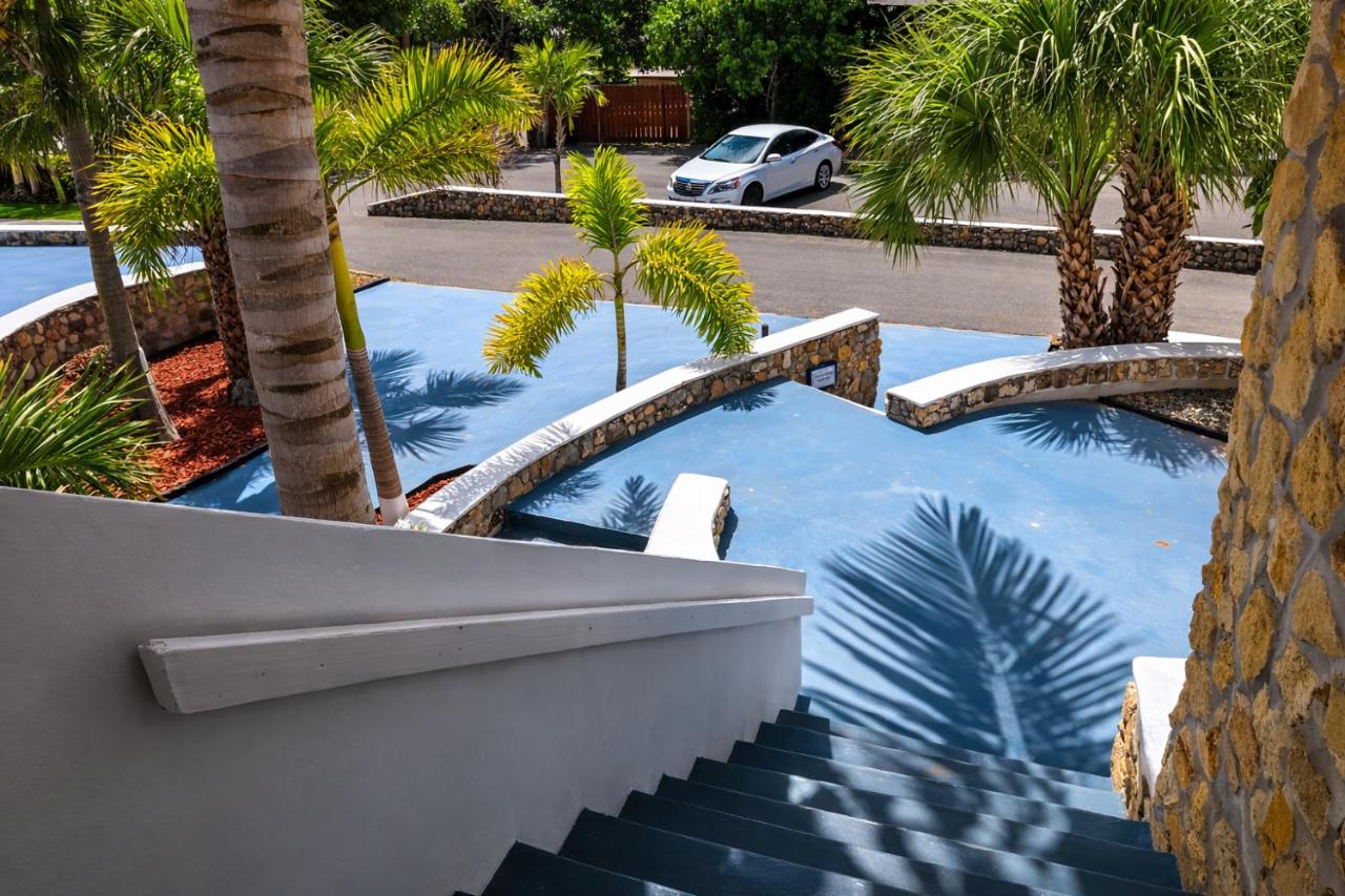 Palms Resort and Beach - 4