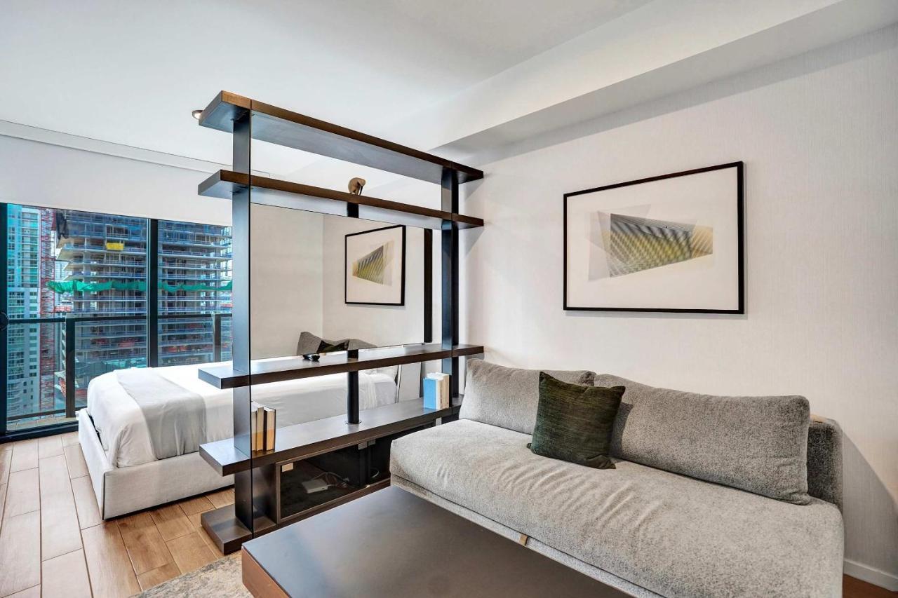 Miami 17th floor Studio w Kitchen City and Bay Views - 2