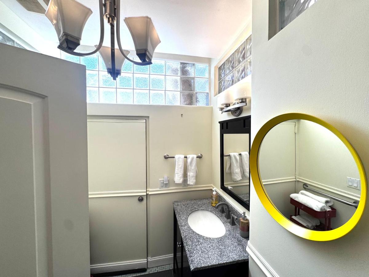 Cozy Garden Apartment in Washington Heights with Private Entrance - 3