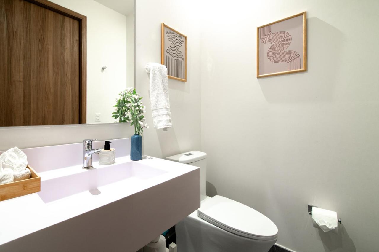 Luxury 27th-Floor Condo near Historic Downtown - 5