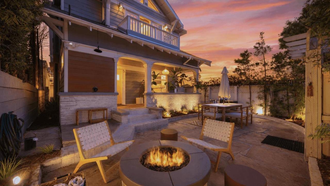 Venice Veranda by AvantStay 1 Block to Venice Beach Rare Walk Street Firepit Outdoor Dining