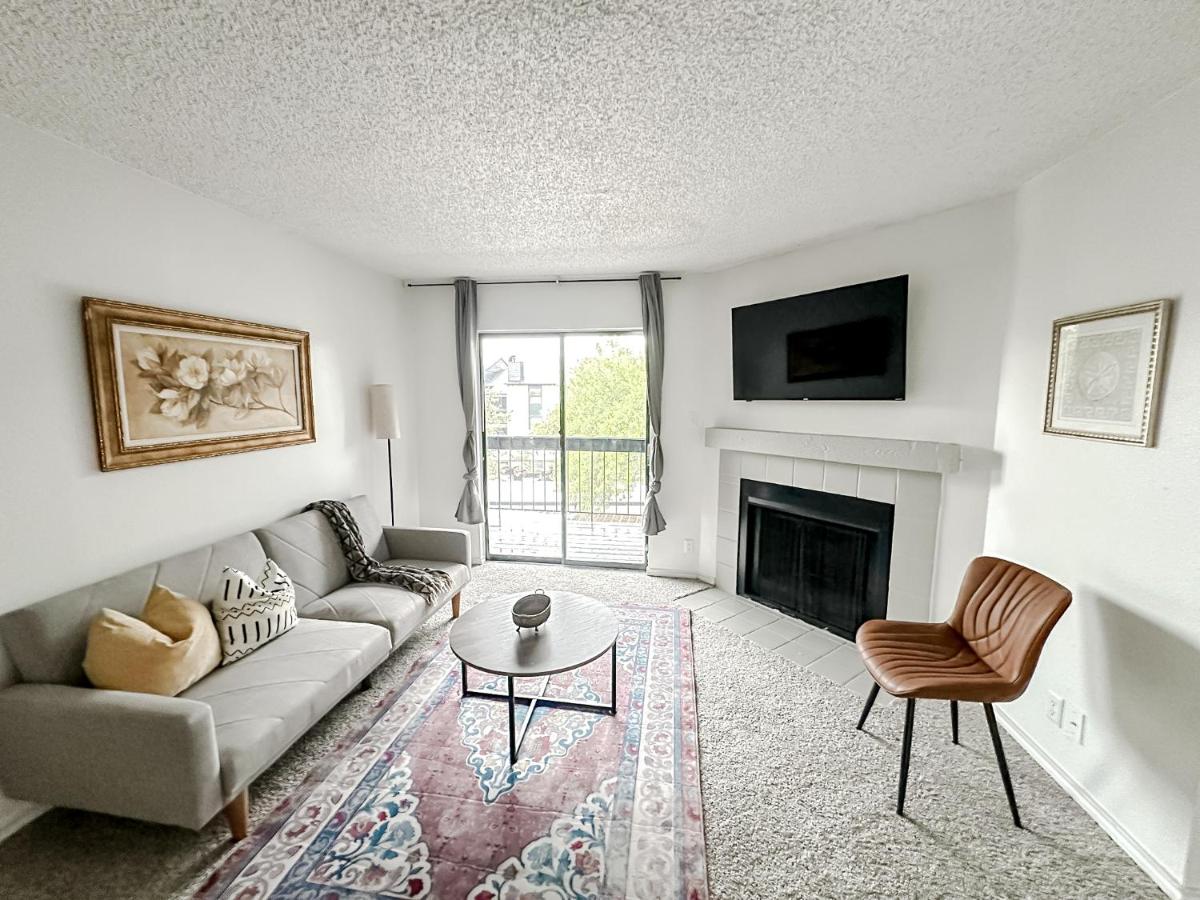 Sleepover Modern 1BD 1BA Austin TX Apartments