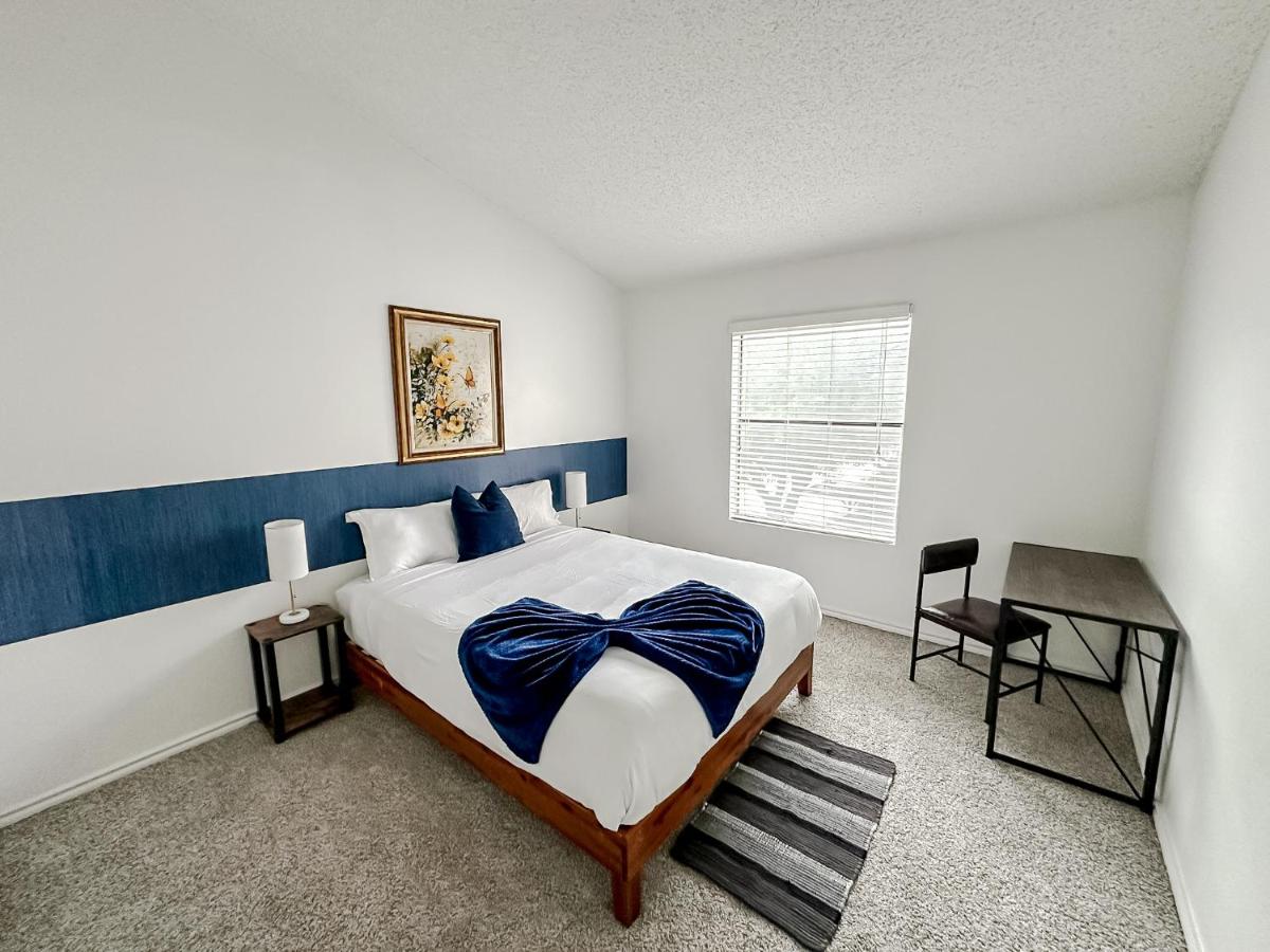 Sleepover Modern 1BD 1BA Austin TX Apartments - 2