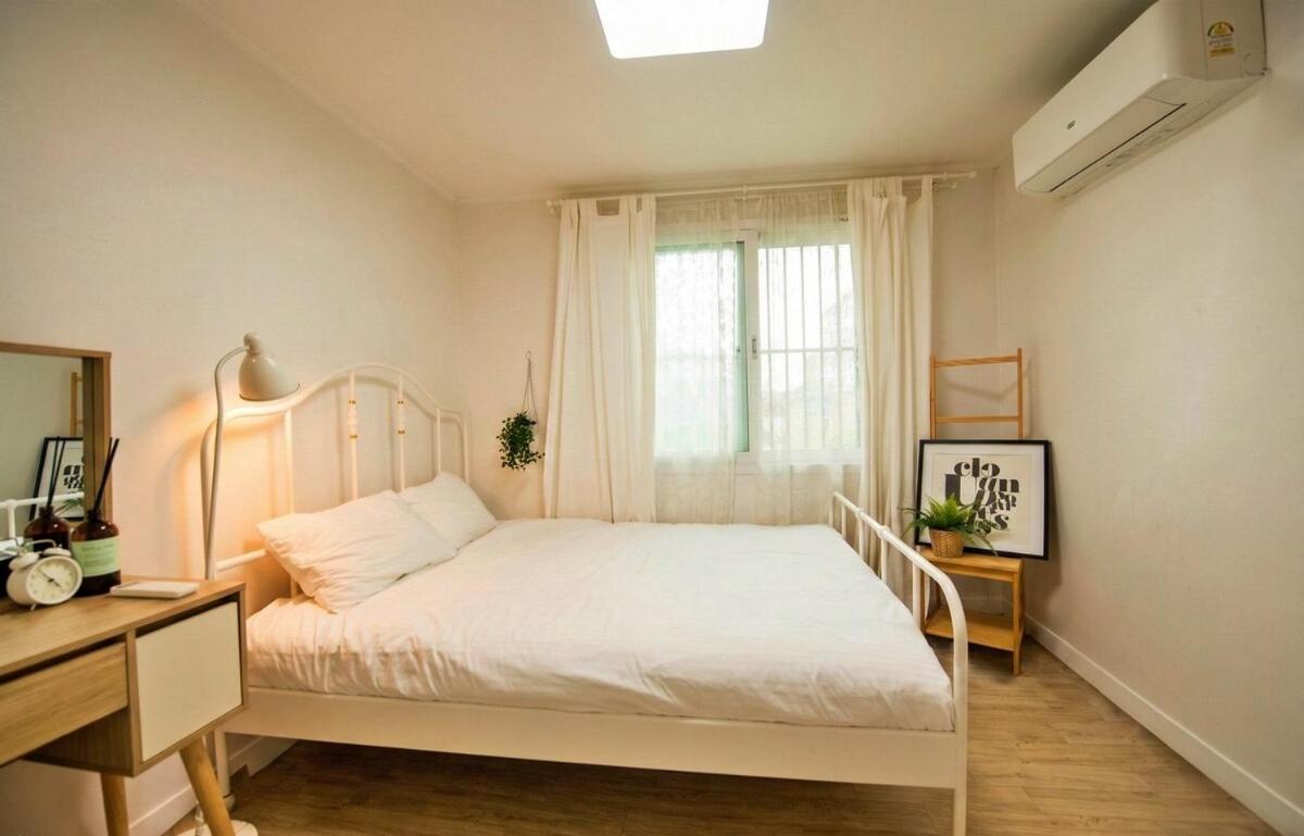 Seoul Itaewon Station 2minute walk # 2 queen size beds # a romantic hotel - 2