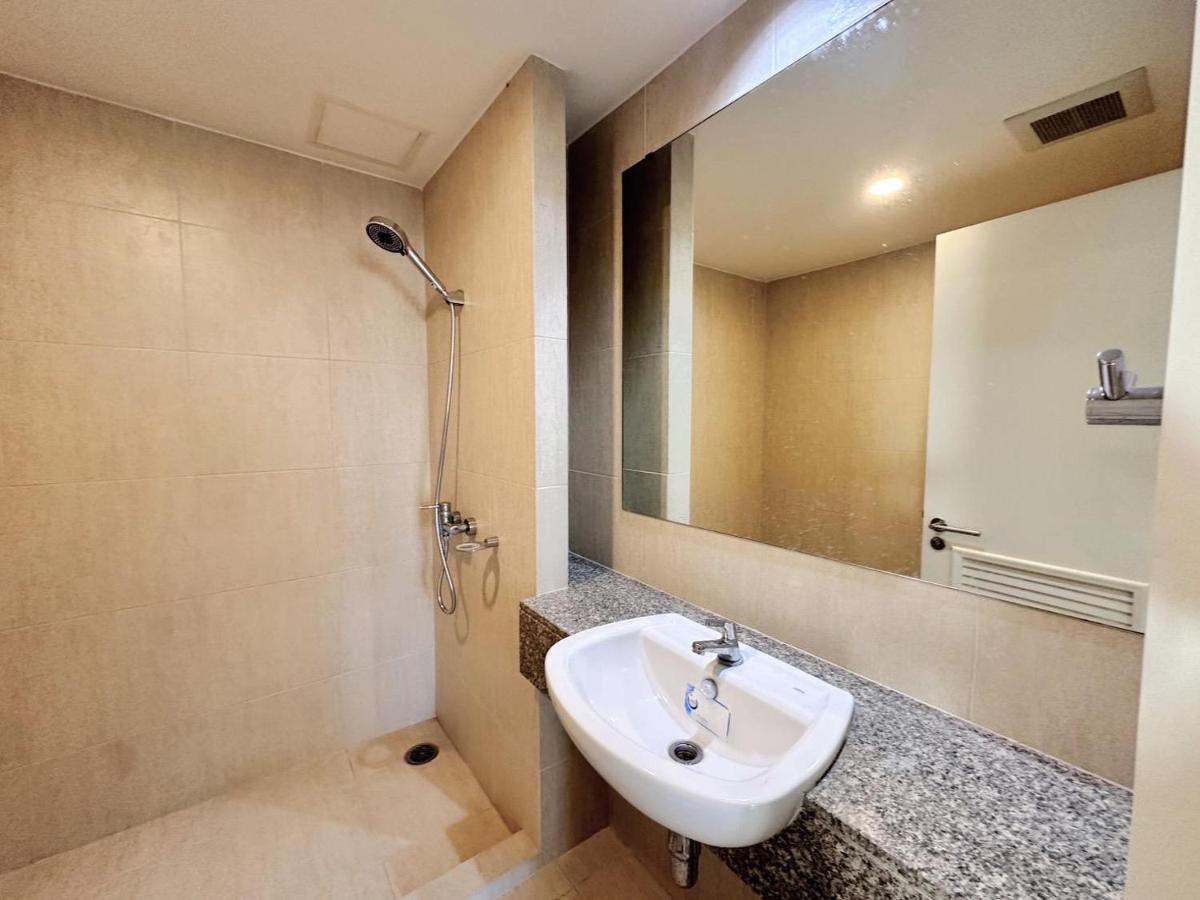 Clover Thonglor 2 bed easy access to BTS Thonglor Pool Gym - 3