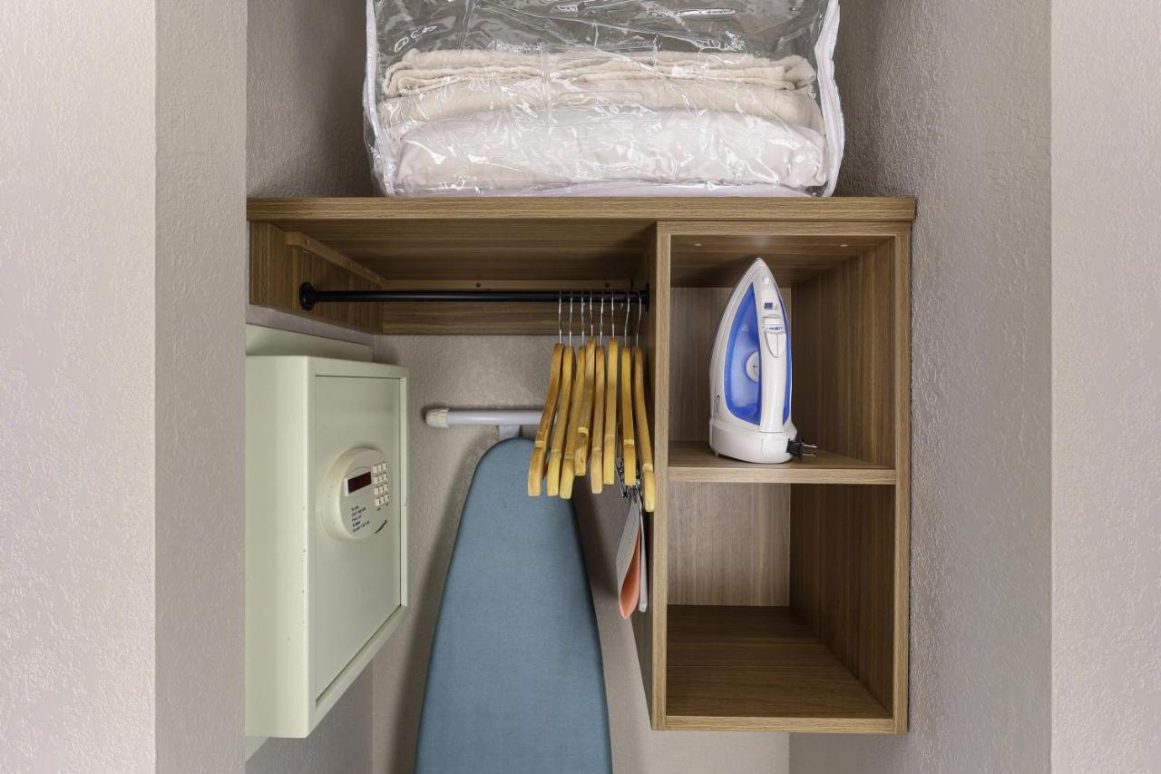 Hampton Inn Miami-Coconut Grove/Coral Gables - 2