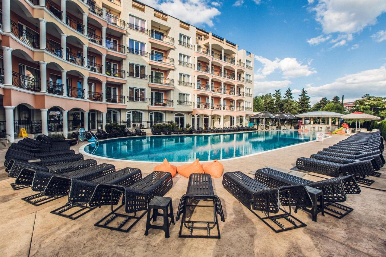 Avenue Deluxe Hotel photo