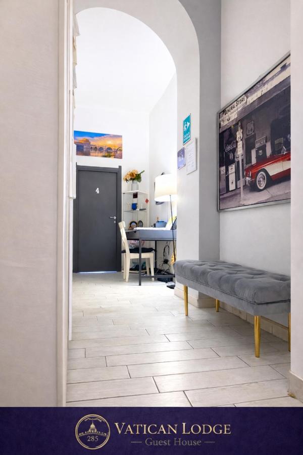 285 Vatican Lodge - 4
