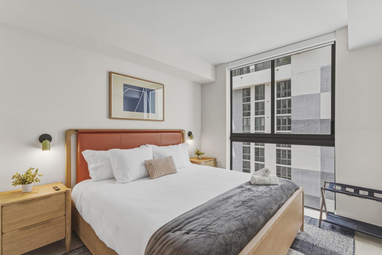 Modern Condo Close to Bayfront Park - 2