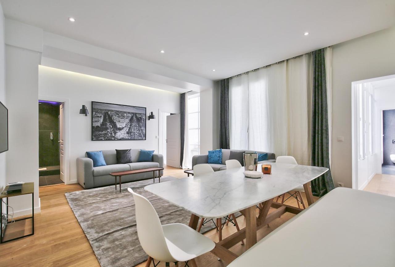 UrbanFlat 69 - Authentic Parisian Home in the Center of Paris - 2