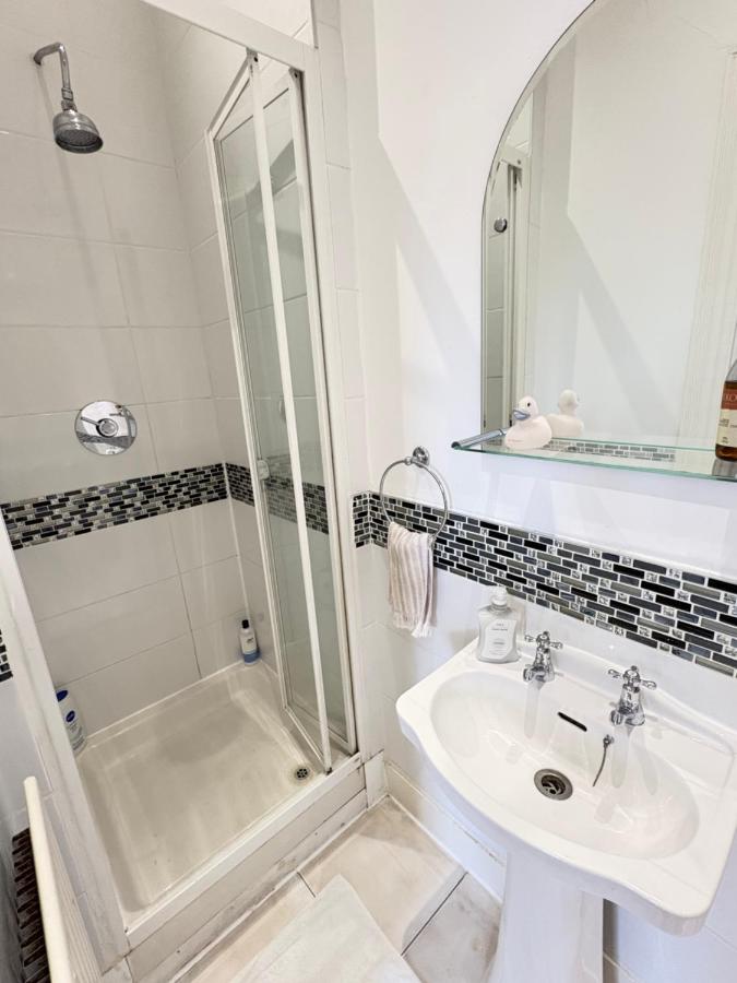 En-suite in Chelsea - 3