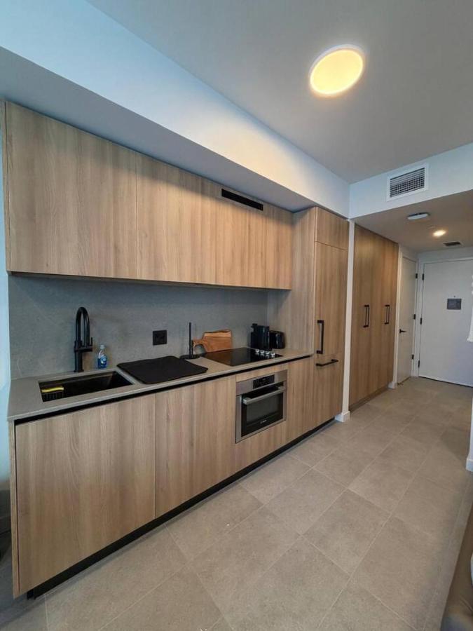 Live the Miami Experience Prime Location Suite - 5