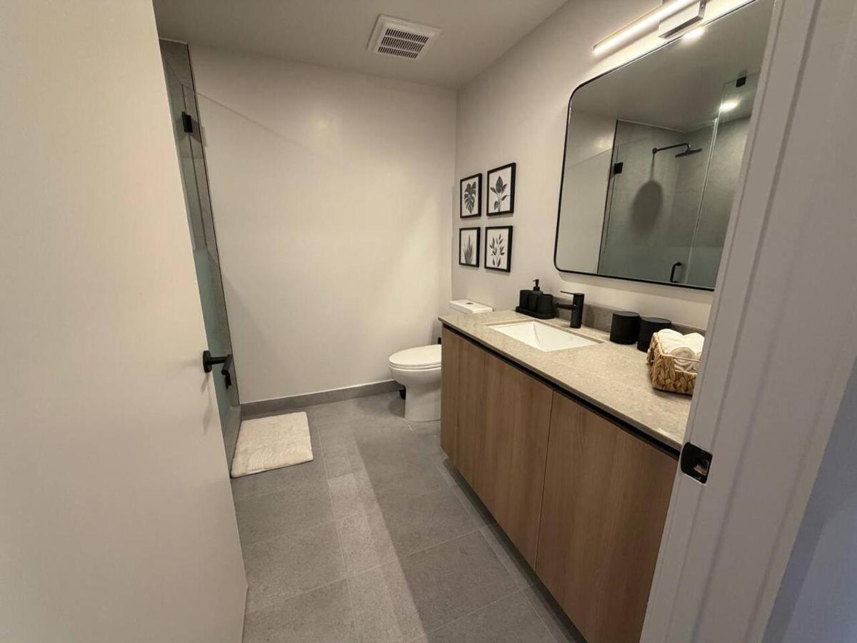 Live the Miami Experience Prime Location Suite - 4