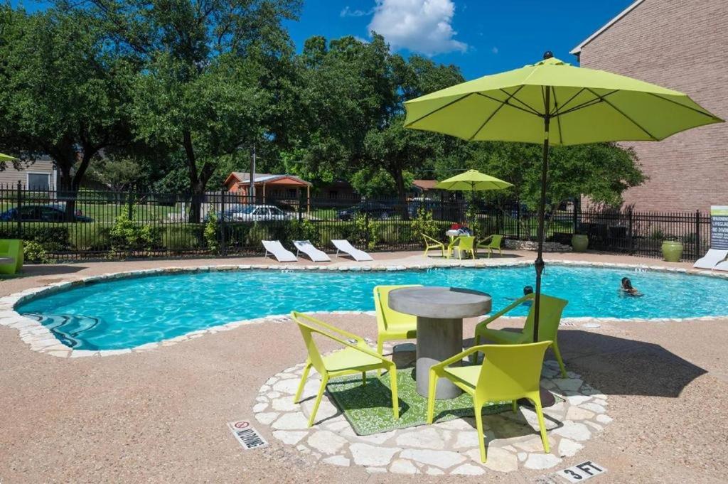 Sleepover Modern 1BD 1BA Austin TX Apartments - 4