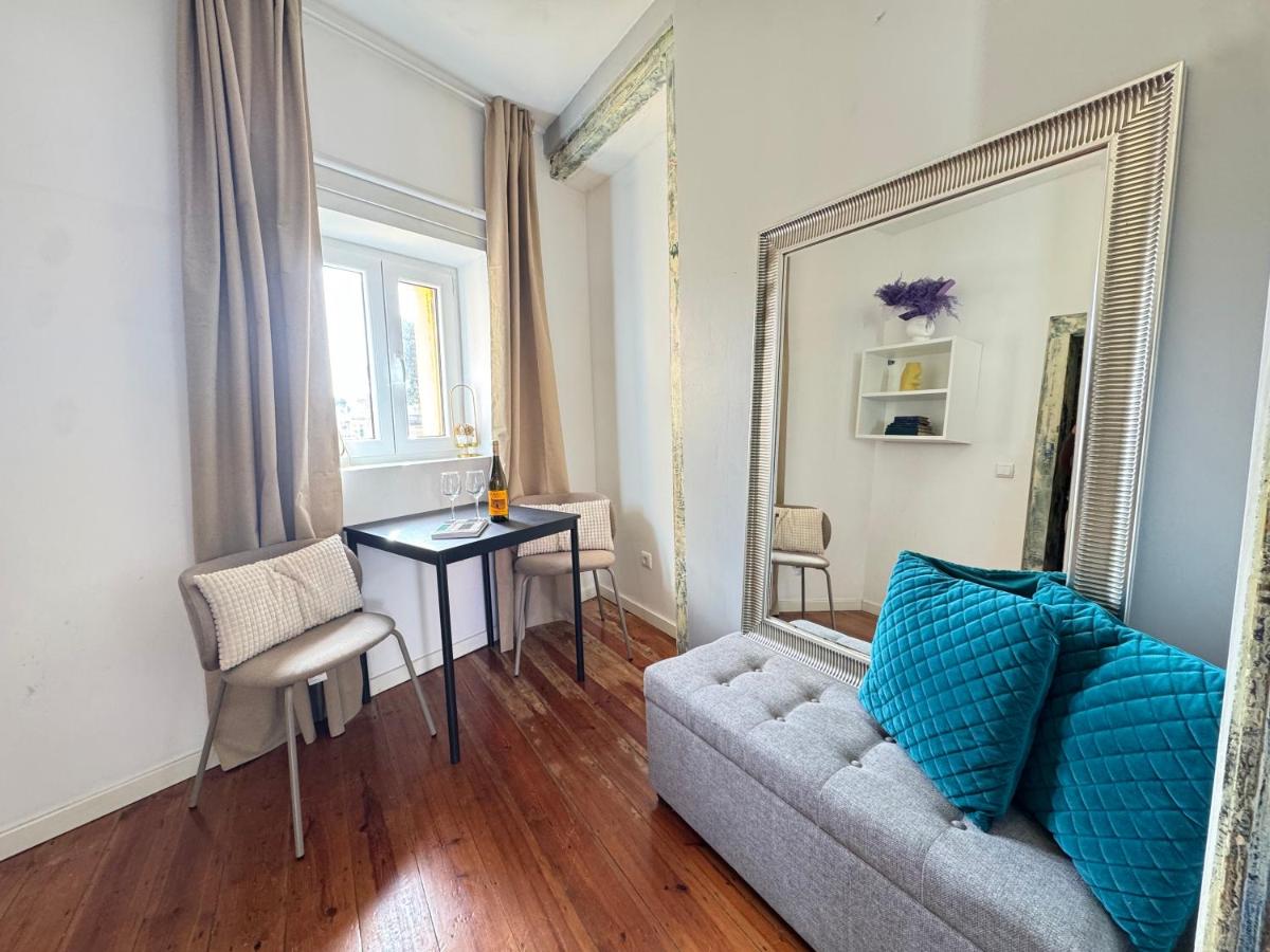 Alfama Small Apartment - 2