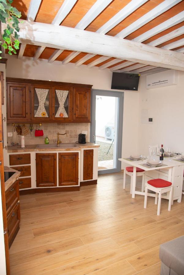 Rural ground-floor home with pool - 5