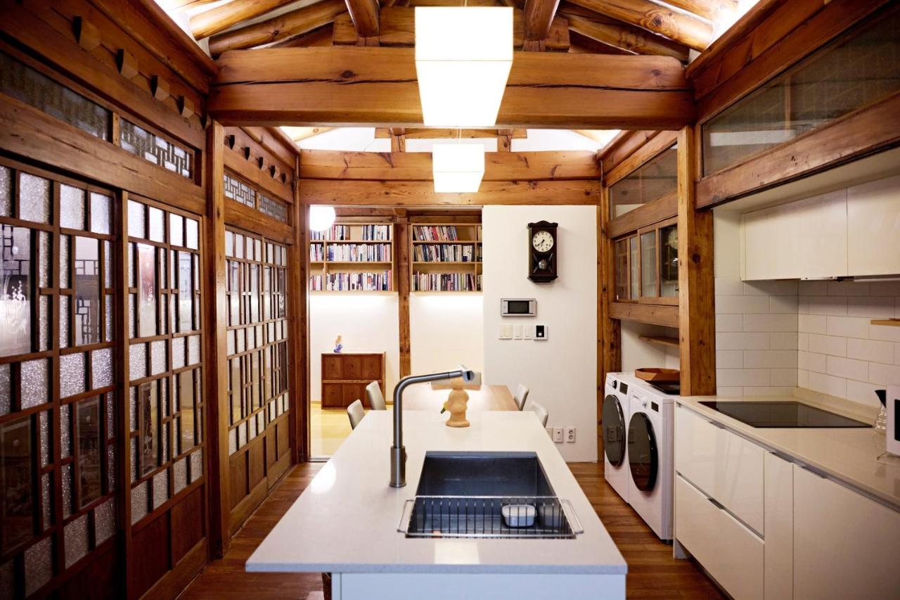 Award-Winning Private Hanok with Atrium - Central Seoul - 4