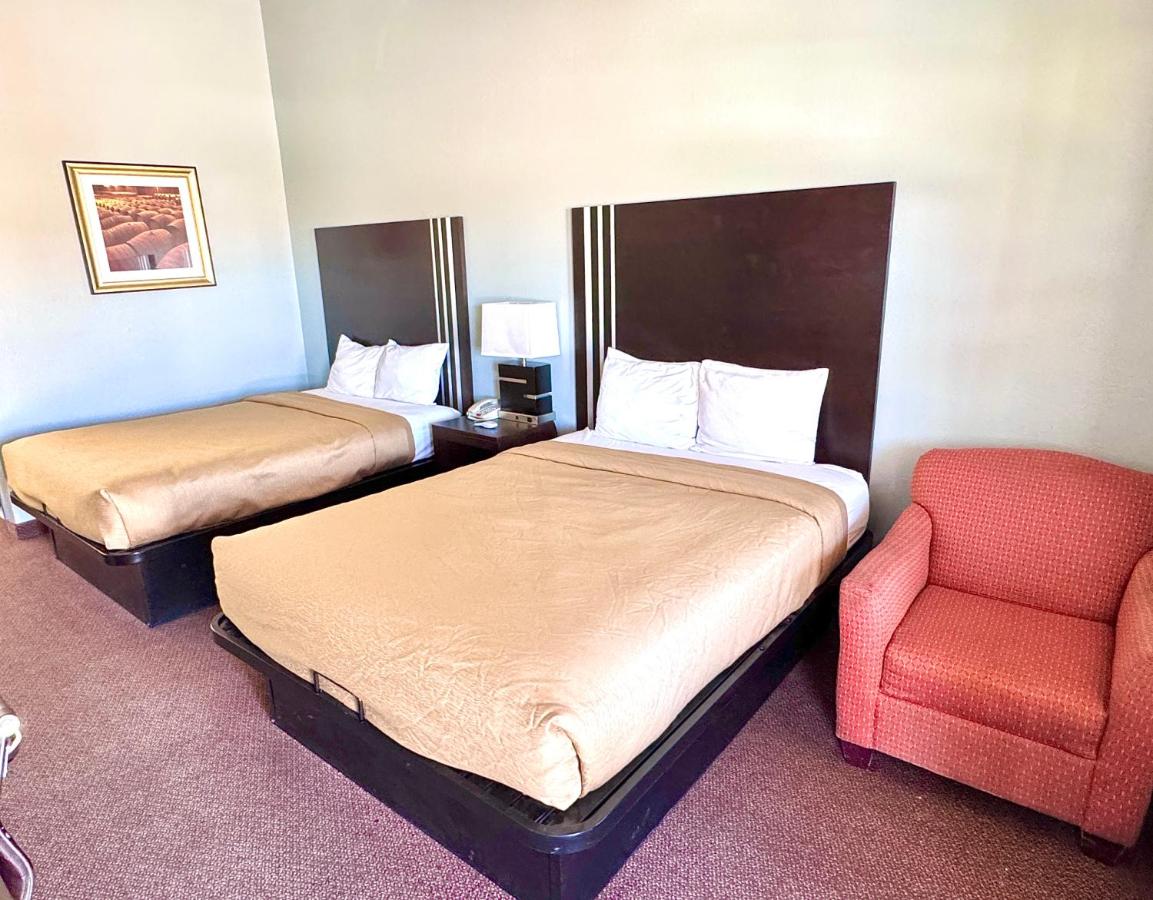 Owensville Motor Inn — photo 12