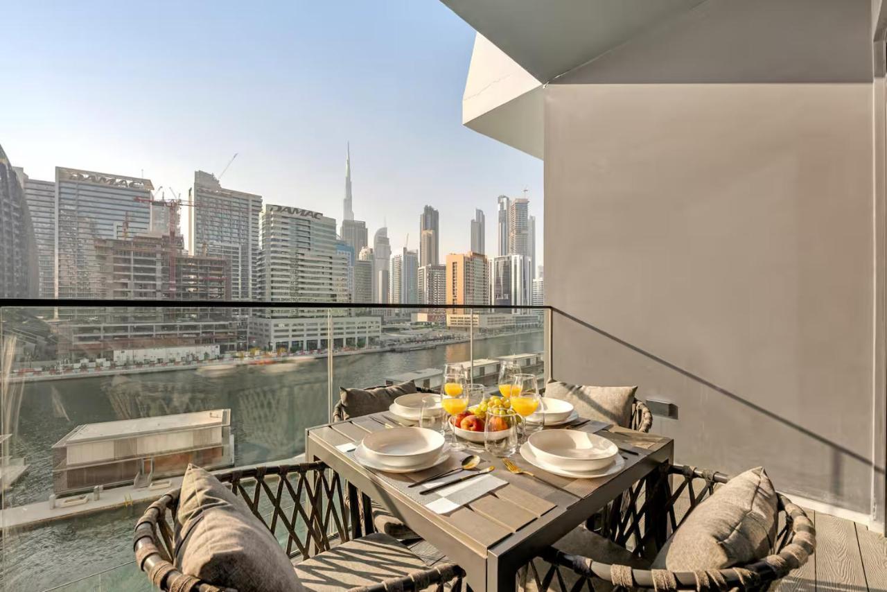 Binghatti Canal Luxury Burj view - Gym&Pool - 3