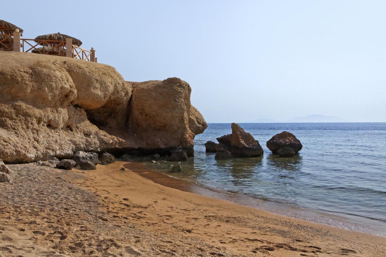 Beach: Safir Sharm Waterfalls Resort